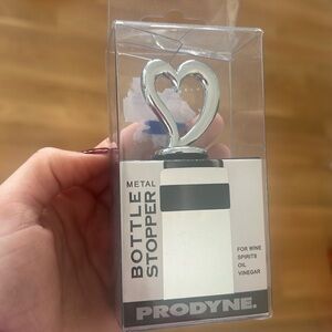 Heart wine stopper